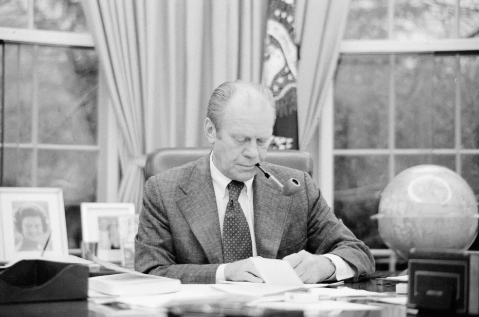 Gerald R Ford desk Oval Office Washington 1975