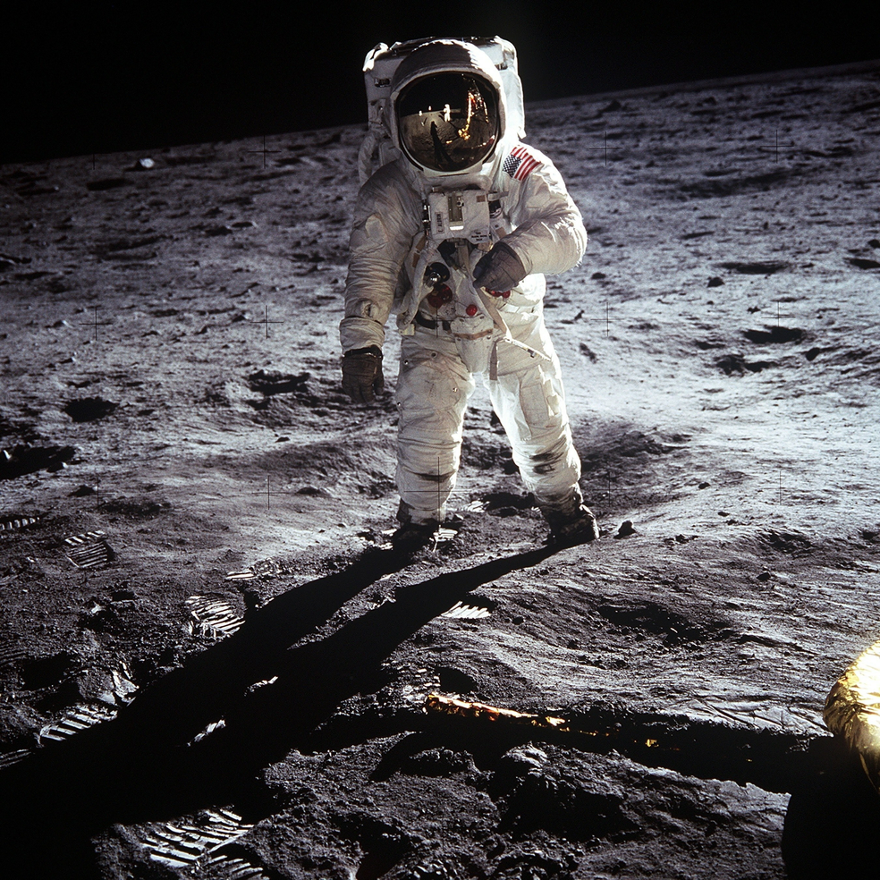 Apollo astronaut landing 41162