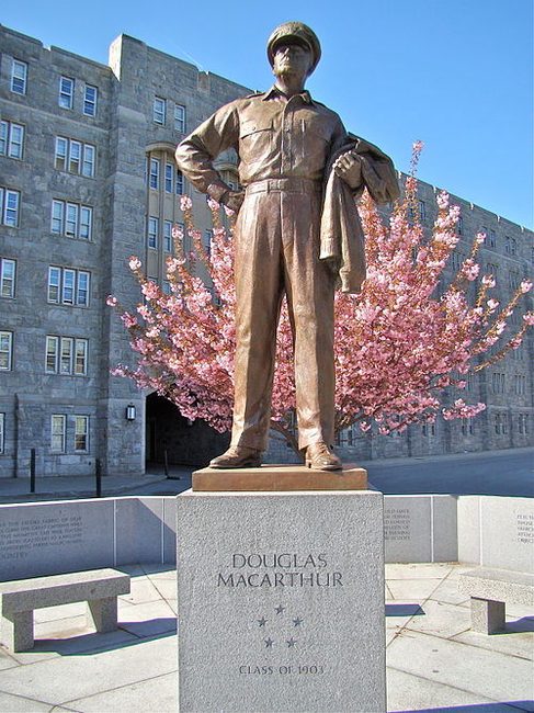 A photo showing a monument of Freemason and US Commander Douglas MacArthur at West Point Academy
